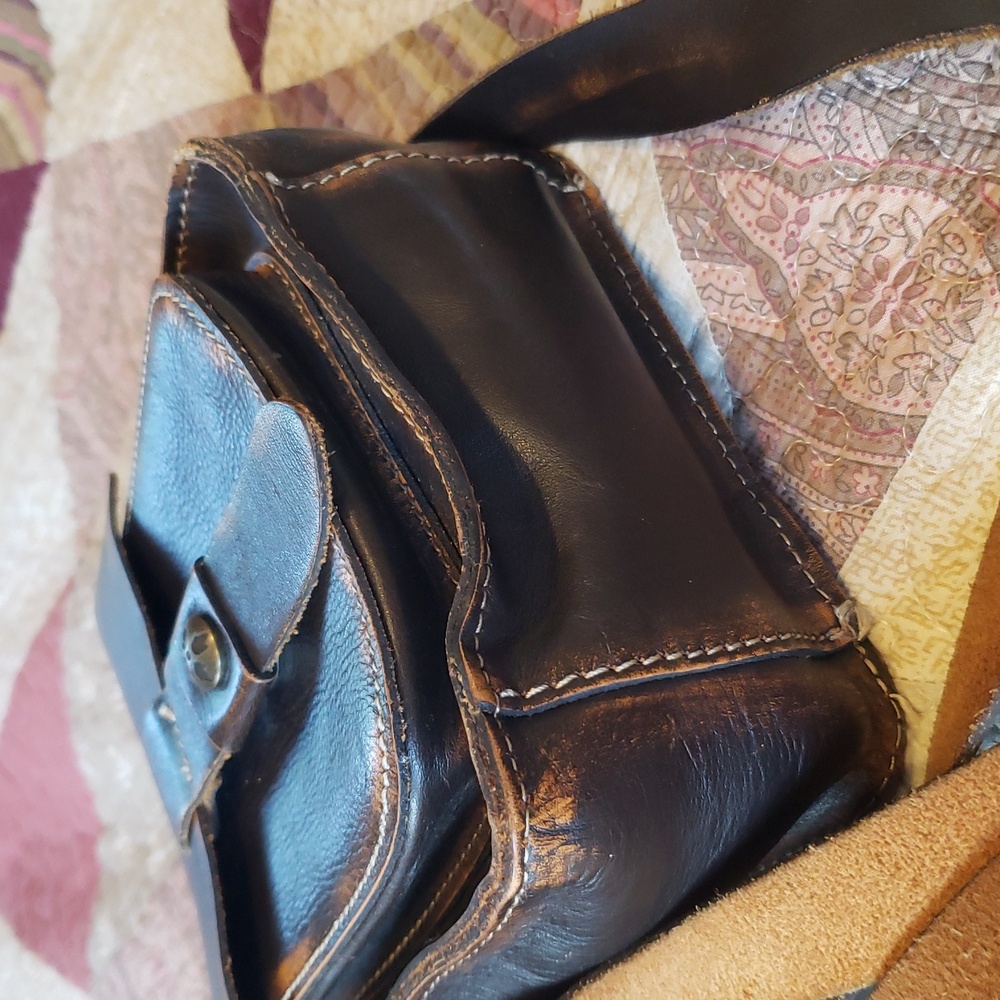 Patricia Nash 'Lari' Crossbody Bag - Picture 9 of 11